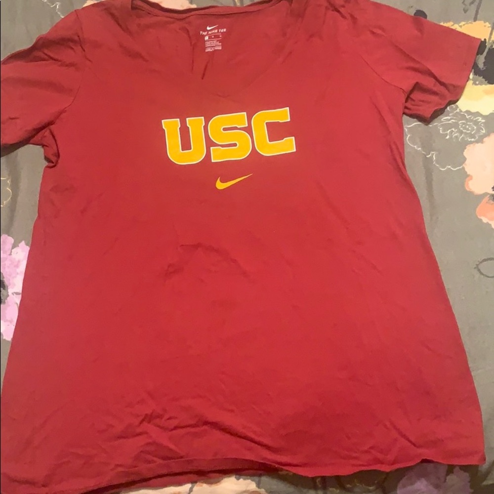 USC. Nike T-shirt women’s size medium